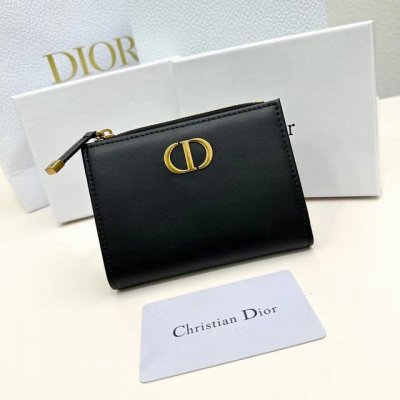 Dior D28 Color: Black Size: 11.5*9*2 Dior's latest style is now available! Made