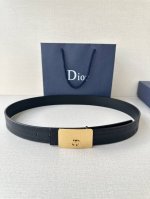Width 3.5Cm This 35mm double-sided belt combines elegance with modernity. Made o