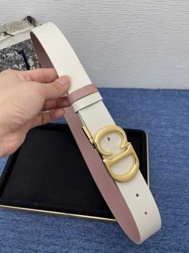 Dior 550 3.5Cm. Inspired by the bag of the same name, the Montaigne Avenue belt