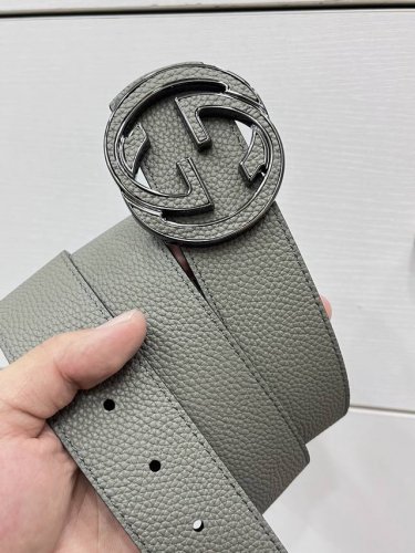 The 2025 Spring/Summer collection reinterprets the brand's classic elements thr