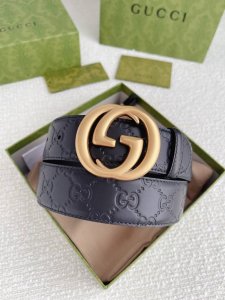 Comes with a full set of Gucci gift box. Features the same embossed design as in