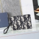 Beige Large Monogram Clutch No.: 2Esca490Yxl_H27E_Tu Product Information This A5
