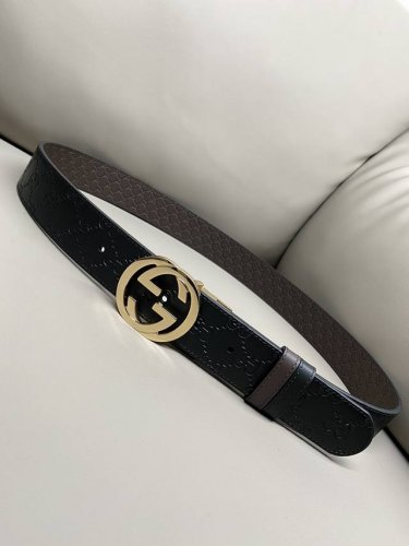 Reversible Classic Hot-Pressed 3.7 Reversible Belt: One side is Gucci Signature
