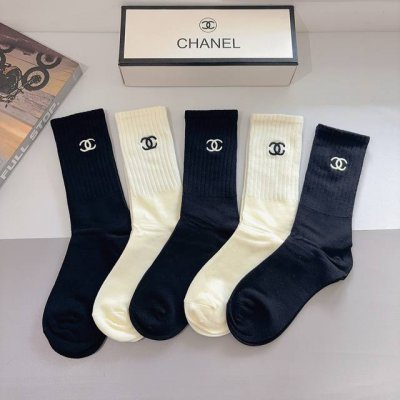 5 pairs per box with packaging. Chanel's new embroidered long socks in pure cot