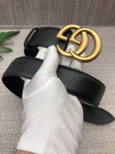 Comes with a complete gift box. Gucci: Original single-layer cowhide leather wi