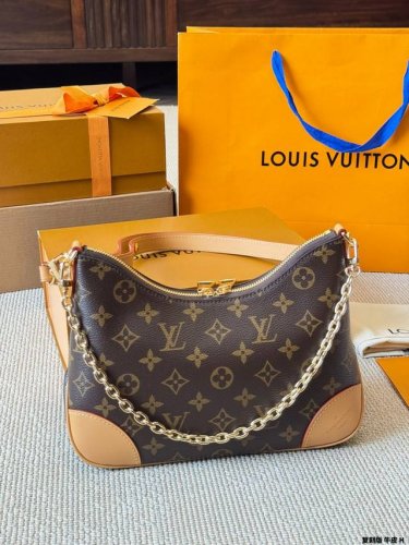 Replica Cowhide and All-Steel Lv Boulogne Messenger Bag Croissant Bag The new Bo