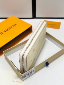 Color: Beige Size: 19X10 Embossed cowhide Louis Vuitton's century-old classic h