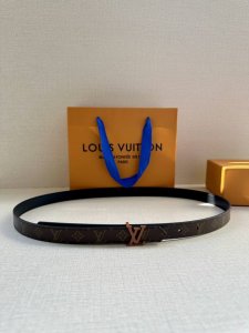 This 2.0-Inch Wide Lv Circle Double-Sided Belt Combines Leather And Monogram Can