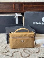 Top original suede Chanel lunch box bag Lazy and casual and easy to carry Full o