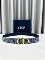 Width 3.5Cm This Dior 35mm reversible belt combines elegance with modern style.