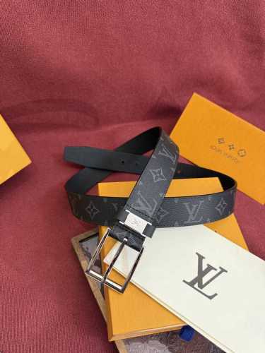 Lv 3.5 belt, a Slender belt with sleek lines and a modern style, offering unpara