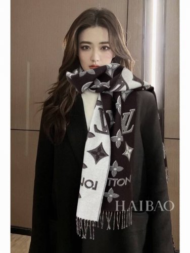 LV Brand # 3D Scarf. The classic Monogram pattern features a striking 3D effect