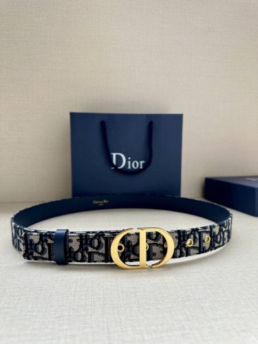 Width 3.0 Cm This Saddle Belt Is A Classic Accessory. Crafted From Classic Blue