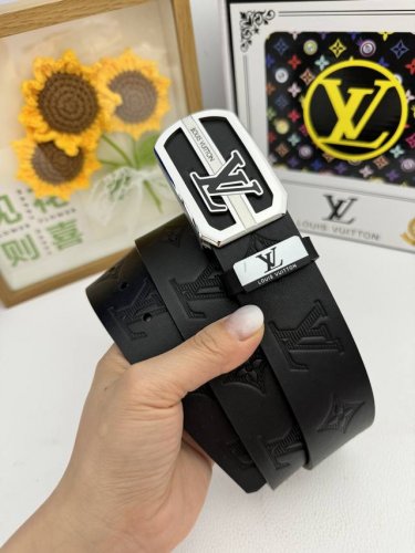 Product Name: Louis Vuitton Original Belt Material: 100% top-grain cowhide belt Product Name: Louis Vuitton Original Belt Material: 100% top-grain cowhide belt