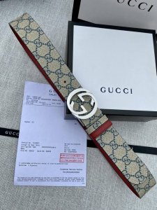 Width 4.0cm Gucci's latest double-sided belt, one side is Gg Supreme canvas, the
