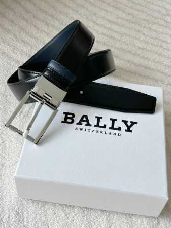 Bally double-sided leather belt, 3.4cm wide. A striking contrast of black and na - Click Image to Close