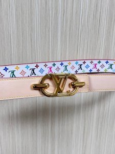 New for the season, this belt is crafted from luxurious calfskin and Monogram c