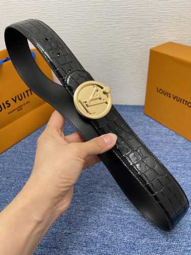 Special Louis Vuitton: Classic Authentic Quality, Crocodile-Textured Surface, Pl