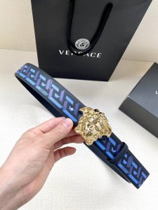 Width 4.0Cm Versace This classic Versace belt is made from soft calfskin leather