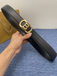 Brand Burberry Automatic Buckle Description Double-Sided Adjustable Belt Made Of