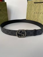 Gucci 3.5cm square G buckle reversible leather belt, featuring a canvas and blac