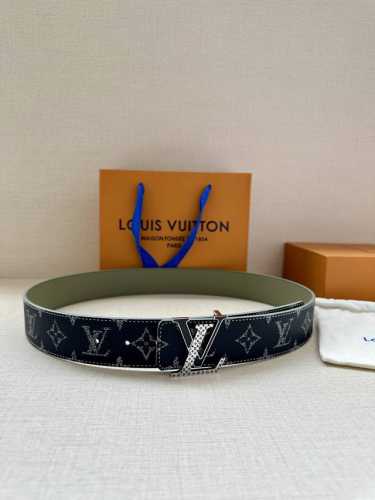 4.0 Width: The New Lv Initiales Reversible Waist Belt From The 2025 Spring/Summe