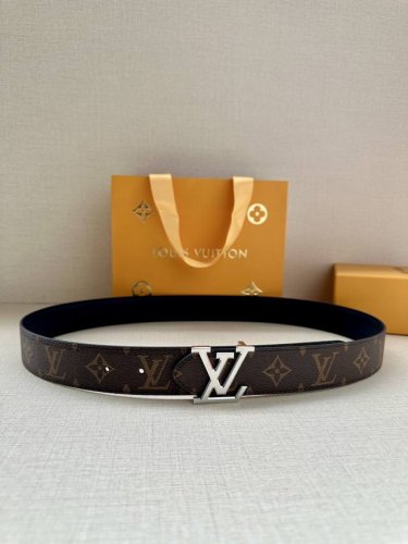 3.4-Inch Width Lv Trunk Double-Sided Belt Crafted From Grained Leather For A Mod