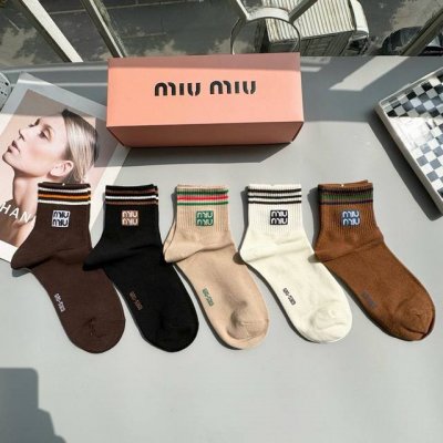 Comes with a box of five pairs of Miu Miu high-quality super hot-selling online