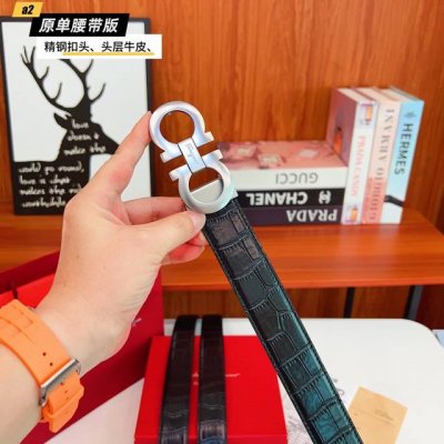 Ferrago F double-sided top-grain cowhide with a new look. Made of stainless stee