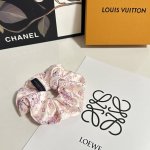 Special packaging Lv Louis Vuitton classic silk hair band looks great on the hea