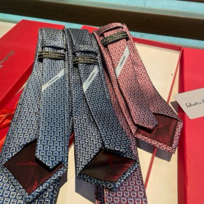 Special no discount with packaging Ferragamo men's new tie series, allowing men