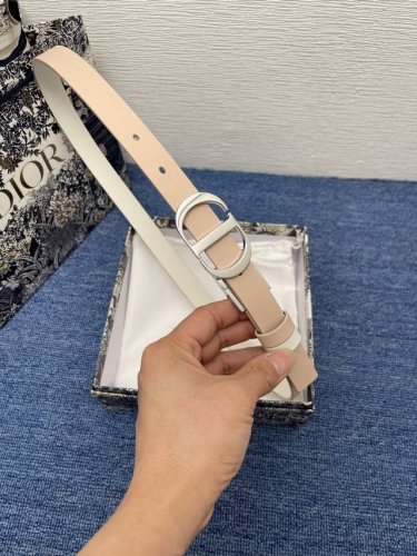 Dior 55097 2.0 Inspired by the bag of the same name, this Montaigne Avenue belt