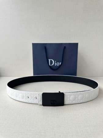 Width 3.5cm This Dior belt cleverly blends elegance and style, showcasing Dior's - Click Image to Close