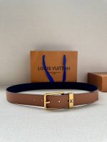 3.4 width Taurillon leather belt with a metal drawstring incorporating the Louis