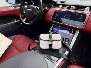 A new high-end Coach shoulder bag. This Coach League 19 classic printed canvas c