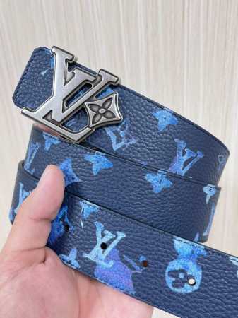 This reversible belt captures a painter's creative moment with a watercolor eff - Click Image to Close