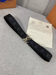 4.0 Wide Shape Patchwork Belt Continuing the design first seen at the 2025 Sprin