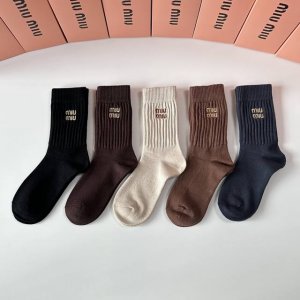 Special Packaging Miumiu New Cashmere Embroidered Mid-Length Slouch Socks! Five