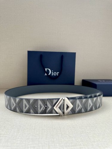 Width 4.0Cm This Belt Buckle Adopts The New Cd Diamond Logo Shape And Is Careful