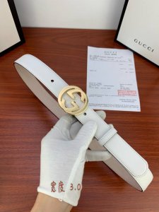 Gucci This slim belt is made of shaved small-grain cowhide leather and features