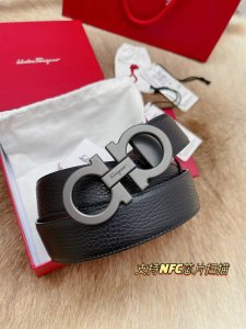 This Ferragamo belt features a modern take on the classic Gancini buckle. Doubl