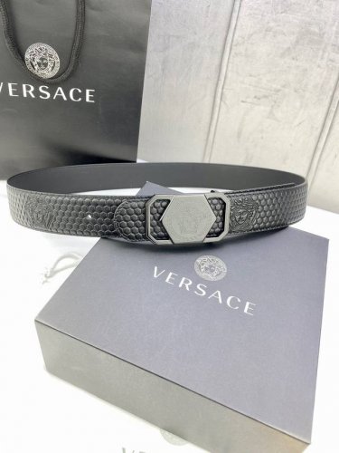 Width 4.0Cm Versaec This Fashionable Belt Is Made Of Soft Calf Leather And Decor