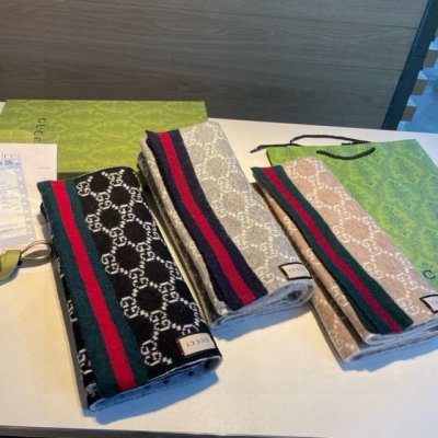 Gucci. Authentic! Highly Recommended! New Knitted Scarf! Understated Luxury. A s