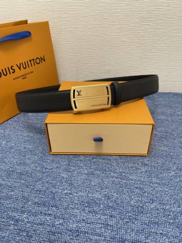 Brand: Louis Vuitton (LV) new imported calfskin leather, with a delicate and so