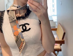 Elegant Knight Twilly Hermes 100% mulberry silk, 18 momme twill silk 86X5Cm doub