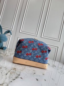 Top Original Single 163 Chip M13893 Lv X Tm Cosmetic Pouch Gm Denim Cherry Cosme