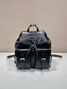New Backpack 1Bz811B Waxed Leather This classic backpack is crafted from import
