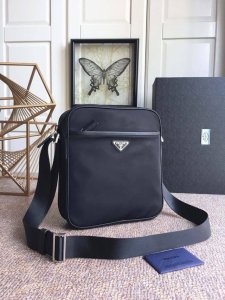 P's new men's bag, 2Vq002 black, original goods, nylon and Saffiano leather trim