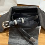 Arc de Triomphe Women's Belt This belt is made of cow leather. The bottom is ma