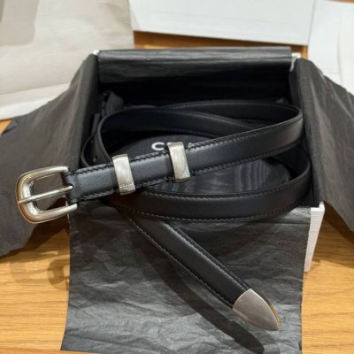 Arc de Triomphe Women's Belt This belt is made of cow leather. The bottom is ma